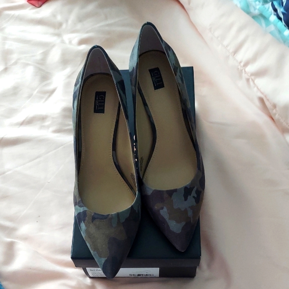 GILI Microsuede Camo Pumps